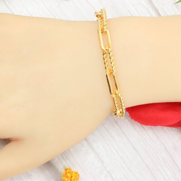 "Trendy Handmade Bracelet – A Thoughtful Gift for Girls & Women | UNVRC1584 - Picture 1 of 10